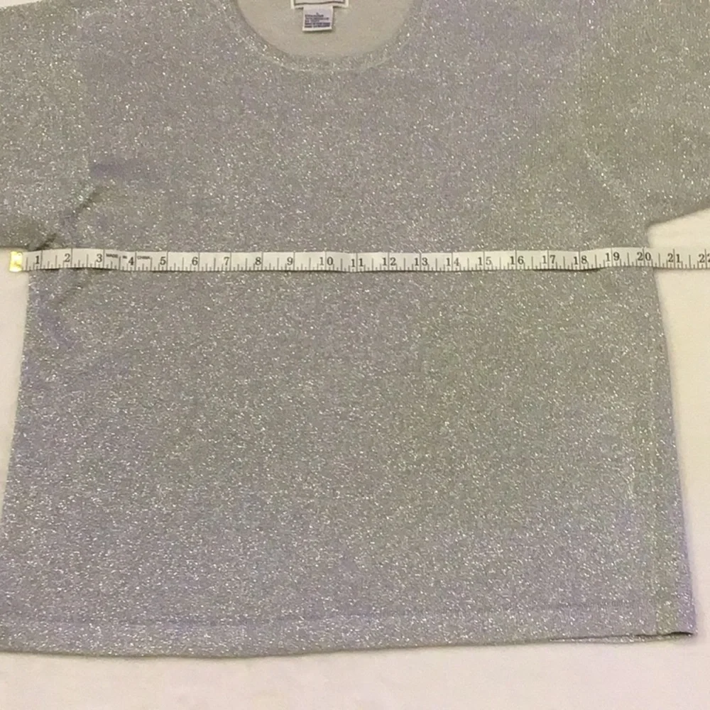 K.D Cray Holiday ladies top, size large, color silver, slightly used - Picture 4 of 4